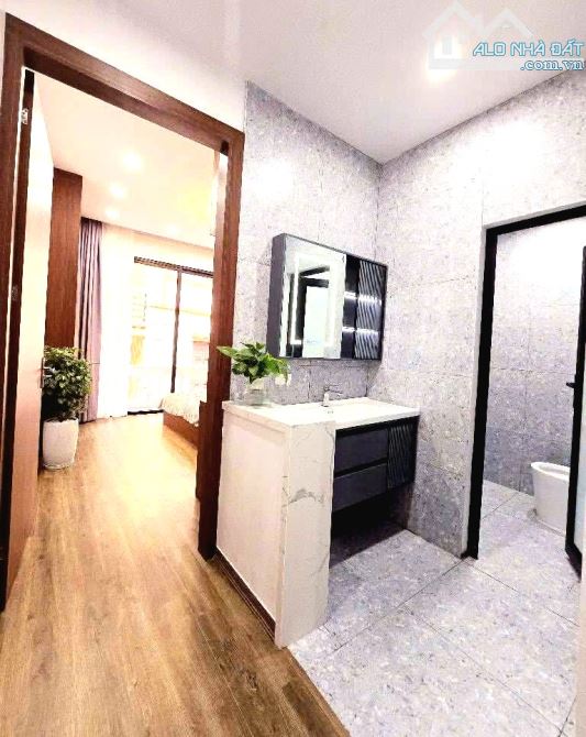 Bán Nhà Tam Hiệp , DT: 40m×5 tầng ô tô đỗ cửa giá 5.6 tỷ - 3