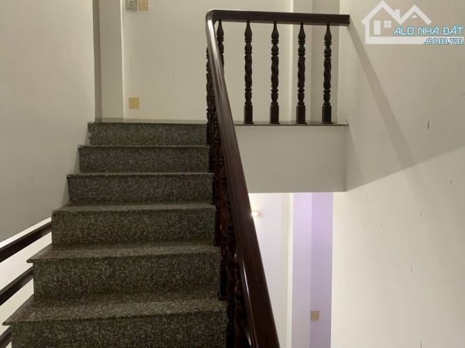 CHO THUÊ NHÀ TRỆT 1 LẦU RỘNG ĐẸP - CẠNH VÒNG XOAY HOÀNG QUỐC VIỆT, NINH KIỀU - 4