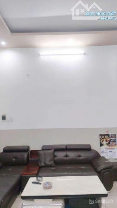 Bán Gấp..5,5 tỷ. Nhà 1T1L đẹp góc 2MT xây tâm huyết P. Tam Hoà. 6x22m. Đường 7m. - 9