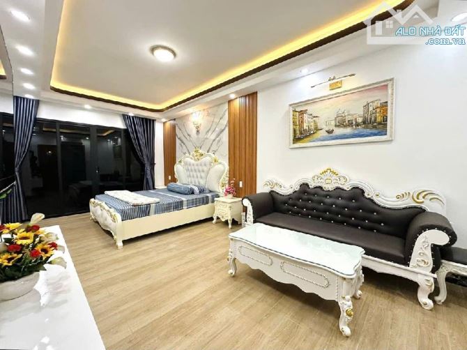 TRẦN QUANG DIỆU QUẬN 3 - XE HƠI QUAY ĐẦU THOẢI MÁI- 5TẦNG MỚI KENG - FULL NỘI THẤT CAO CẤP - 4