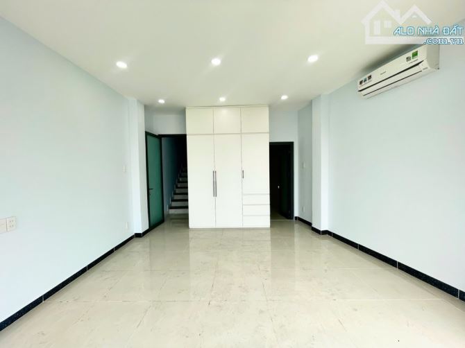 BÌNH THẠNH MẶT PHỐ NGUYỄN KHUYẾN 40M² 6 TẦNG 5PN LÔ GÓC 9 T - 4