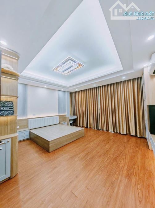 NHÀ ĐẸP DOÃN KẾ THIỆN TT CẦU GIẤY 35M x 6T,Mt 5.2M GIÁ 11.8TỶ Ô TÔ VÀO NHÀ FULL NỘI THẤT - 4