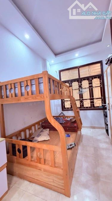 NHÀ DÂN XÂY VÕ CHÍ CÔNG CẦU GIẤY 52M x 5T,Mt 8.6M GIÁ 10.5 TỶ 4 MẶT THOÁNG 15M RA Ô TÔ - 4