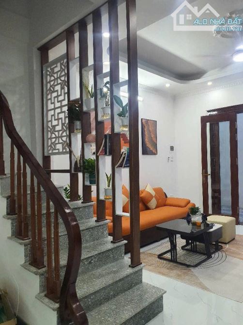 🌟 CƠ HỘI SỞ HỮU NHÀ ĐẸP TRUNG TÂM LONG BIÊN – GIÁ ĐẸP🌟  📍 Vị trí: Ngọc Trì – Long Biên - 4