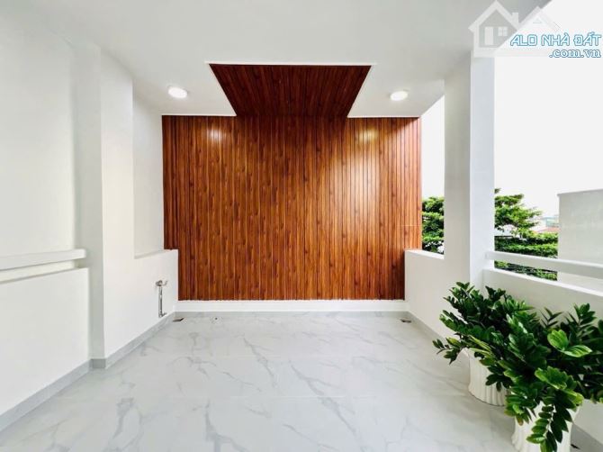 NHÀ HAI MẶT TIỀN KINH DOANH - 4 TẦNG - DT 4M x 22M - NGAY CÔNG VIÊN LÀNG HOA - LÊ VĂN THỌ - 4