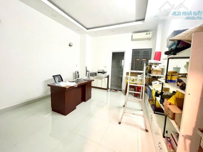 Quang Trung Gò Vấp - Xe Hơi Tránh - Gara ô tô - 66m2, 6 ngủ - Kế chợ Hạnh Thông Tây - Giá - 4