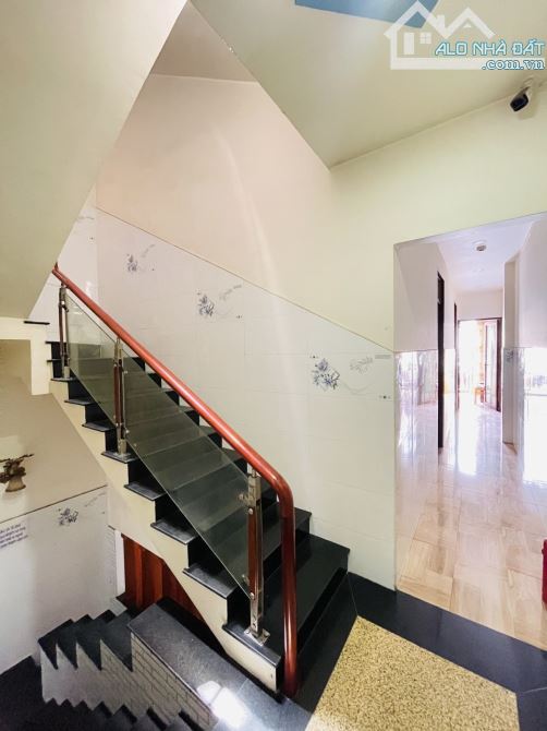 Bán Khách Sạn Mặt Tiền đường Chợ Gò Xoài, 145m2 5 TẦNG THANG MÁY, 21phòng doanh thu 120tr - 4