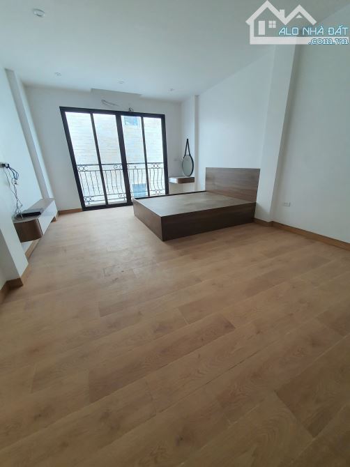 Cho thuê nhà ngõ Lạc Long Quân, Xuân La, Tây Hồ. DT 45m x 7.5 tầng, giá 32tr - 4