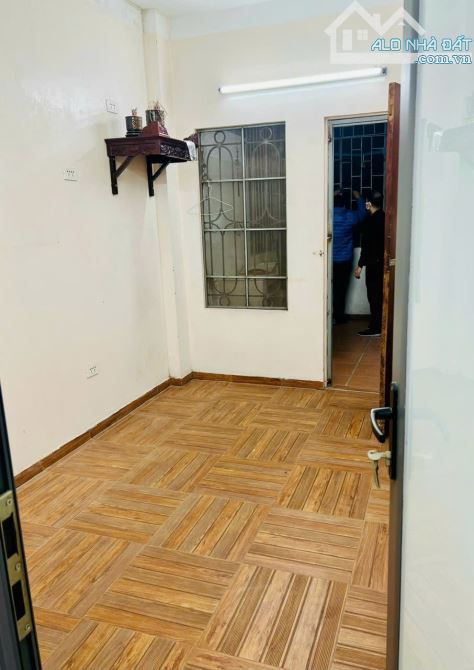 Cho thuê nhà Tôn Đức Thắng, Hàng Bột, Đống Đa. DT 35m x 4 tầng, giá 12tr - 4