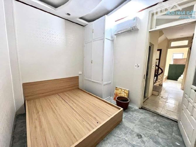 Yên Hòa -9 phòng ngủ,ngõ rộng 3 gác-nhà sát đường ô tô tránh, 42m2, 6 tầng chỉ 9 tỷ - 4