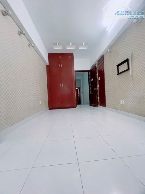 BÁN NHÀ MẶT TIỀN HẺM KINH DOANH 4 TẤM GIÁ 6Tỉ KHU DÂN CƯ GẦN CHỢ 200 XÓM CHIẾU - 4