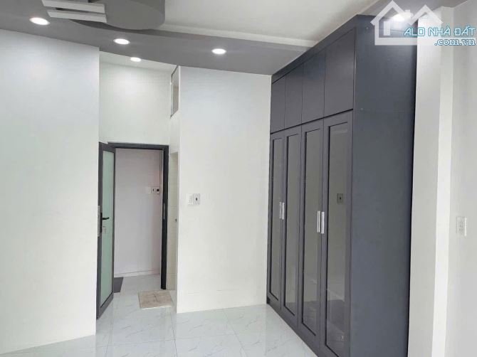 NHÀ BÁN 3 TẤM QUẬN 4 MỚI ĐẸP 1/ KHU VĨNH HỘI GIÁ 3 TỈ 5 RẤT HIẾM SỔ RIÊNG KHU DÂN CƯ - 4