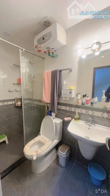 TRUNG TÂM CẦU GIẤY 40M x 5T,Mt 4M GIÁ 10.3 TỶ Ô TÔ QUA NHÀ ĐỖ CỔNG NGÕ THÔNG TỨ TUNG - 5