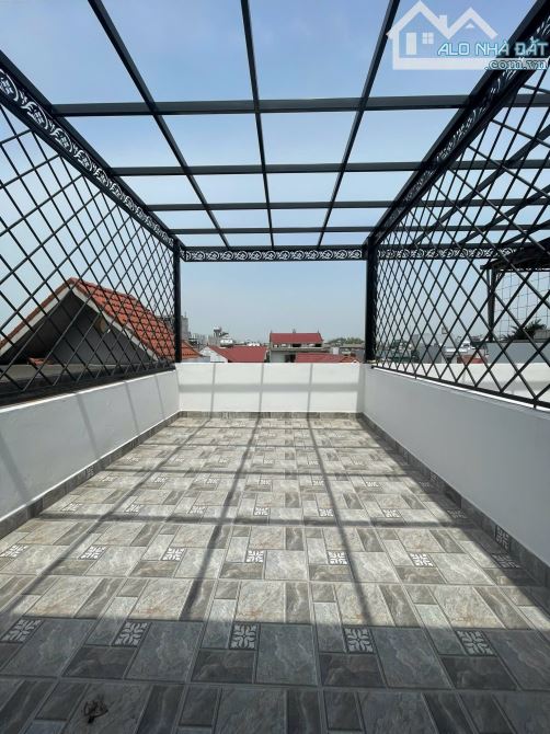 DUY NHẤT 1 CĂN TẠI LONG BIÊN - DÂN XÂY 78M2 - 4 TẦNG - 4 NGỦ - 8,3 TỶ CÒN TL - NGÕ NÔNG - 5