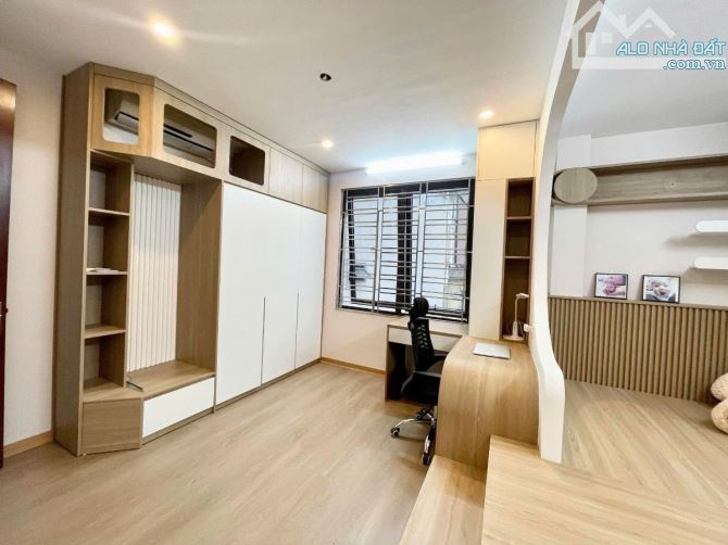 Hiếm Có - Phố Cổ - Ở Ngay - Đào Duy Từ - Hoàn Kiếm - Dt:30m2/5tầng/4,7mMT*16tỷ - 6
