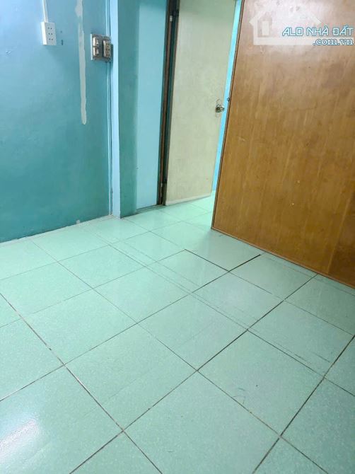 SÁT MẶT TIỀN XE HƠI Q4 DIỆN TÍCH 57 M2 CÓ 70 TRIỆU M2 - 7