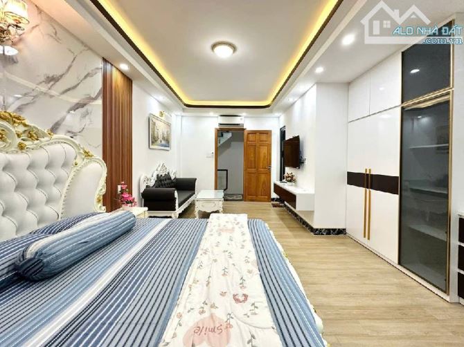 TRẦN QUANG DIỆU QUẬN 3 - XE HƠI QUAY ĐẦU THOẢI MÁI- 5TẦNG MỚI KENG - FULL NỘI THẤT CAO CẤP - 7