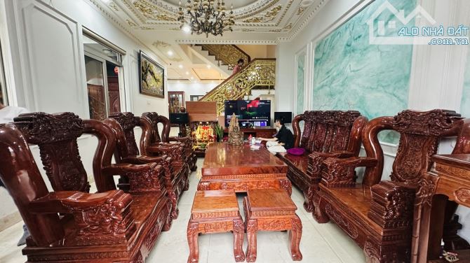 BIỆT THỰ PHONG CÁCH CHÂU ÂU- GIÁP TÂN PHÚ- NGANG GẦN 9M - 7
