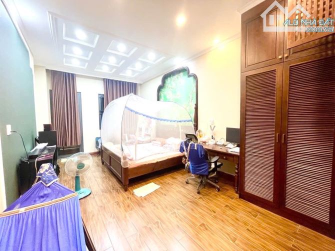 Quang Trung Gò Vấp - Xe Hơi Tránh - Gara ô tô - 66m2, 6 ngủ - Kế chợ Hạnh Thông Tây - Giá - 7