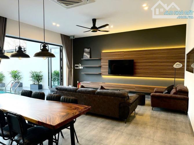 Bán Villa cao cấp 190m2 ngang 7m5  MT Võ Nguyên Giáp gần Furama Hồ Xuân Hương chỉ 3x - 7