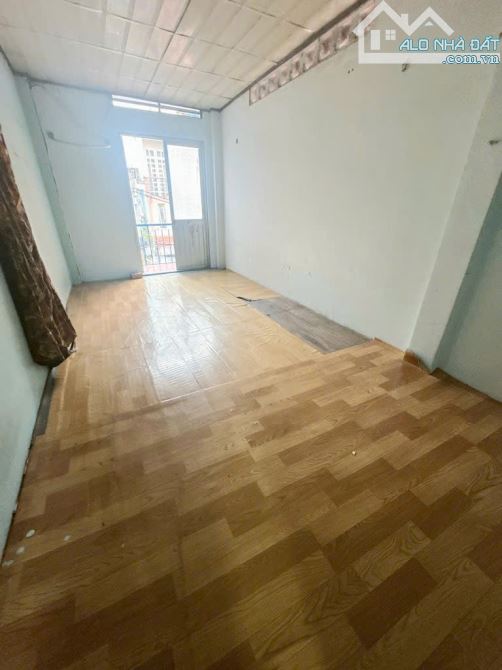 SÁT MẶT TIỀN XE HƠI Q4 DIỆN TÍCH 57 M2 CÓ 70 TRIỆU M2 - 8