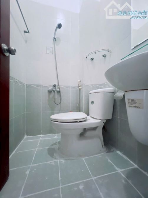 BÁN NHÀ MẶT TIỀN HẺM KINH DOANH 4 TẤM GIÁ 6Tỉ KHU DÂN CƯ GẦN CHỢ 200 XÓM CHIẾU - 8