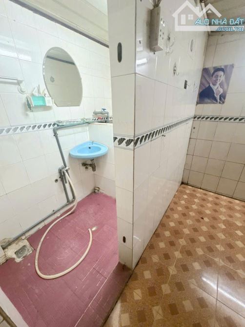SÁT MẶT TIỀN XE HƠI Q4 DIỆN TÍCH 57 M2 CÓ 70 TRIỆU M2 - 9