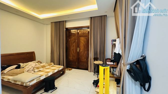 BIỆT THỰ PHONG CÁCH CHÂU ÂU- GIÁP TÂN PHÚ- NGANG GẦN 9M - 9