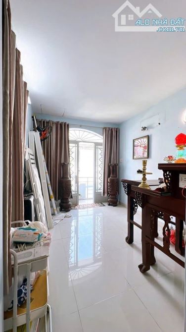 Mặt tiền đường số Khánh Hội vip Q4 có 5 tỷ - 9