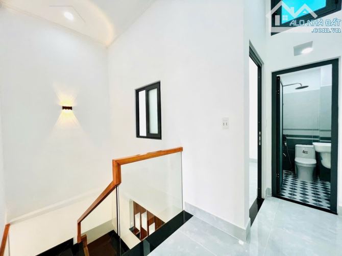 BÁN NHÀ ĐẸP LUNG LINH TÂN THỚI HIỆP QUẬN 12, HẺM XE TẢI, DT 45M² (4.5x11), 2 TẦNG, GIÁ RẺ - 9