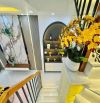 Cô ba ngộp ngân hàng cần bán gấp nhà Sư Vạn Hạnh Quận 10