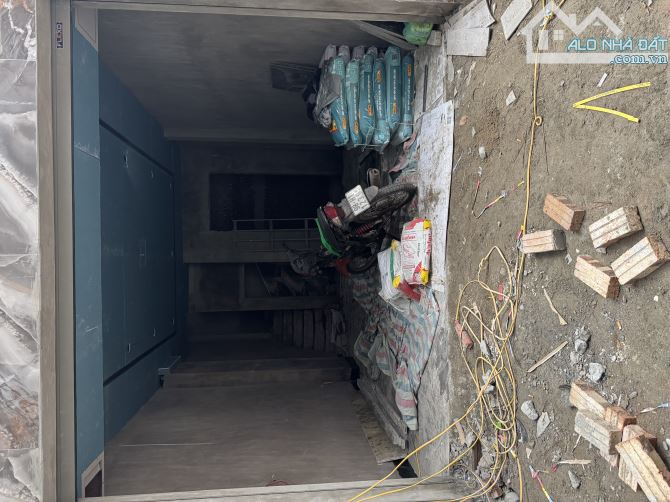 Hiếm! 7,15 tỉ Nhà 35m -6 Tầng- Thang Máy- Ngõ Ô tô Thông Long Biên