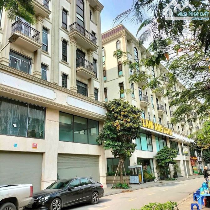 bán đất vạn phúc, 590m2, MT 25m, oto tránh, vỉa hè 3m, ngay himlam vạn phúc, 135 tỷ