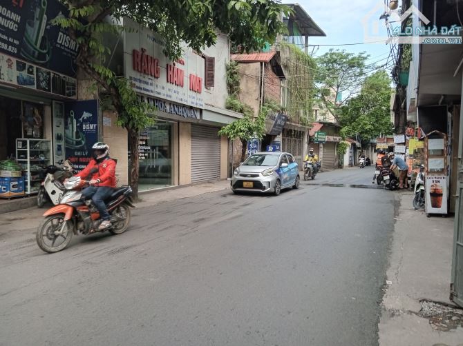 Bán đất thổ cư mặt đường Khương Đình, 600m2, MT 30m, 198 tỷ (Có thương lượng)