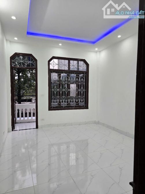 Cần bán nhà 3 tầng trong ngõ 99 Định Công Hạ 50m2 3 tầng 3pn gần Trần Hoà 3.45 tỷ