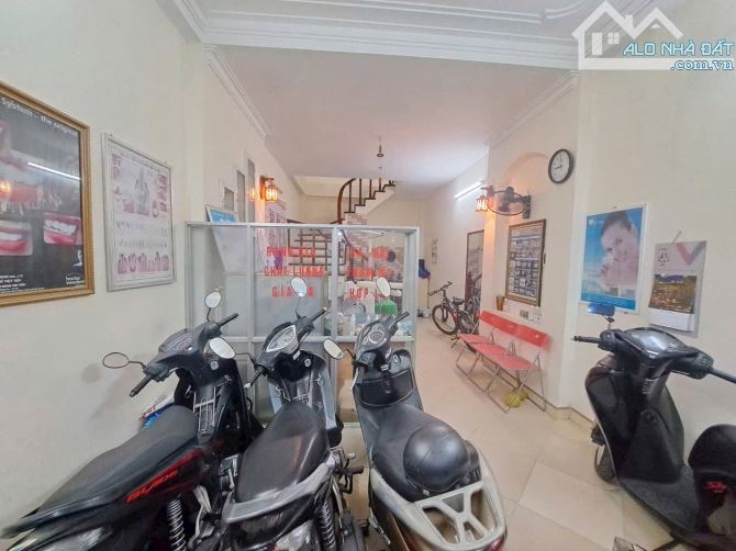 Bán nhà Kinh Doanh mặt ngõ ô tô thông Lương Khánh Thiện: dt 40m, 6 tầng, giá 12.96 tỷ