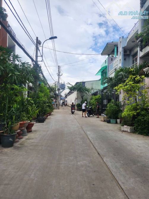 Bán nhà ( 5 X 17 ) hẻm xe hơi 6m gần mặt tiền đường Tân Hòa Đông, vừa ở vừa KD chỉ 6,8 tỷ.