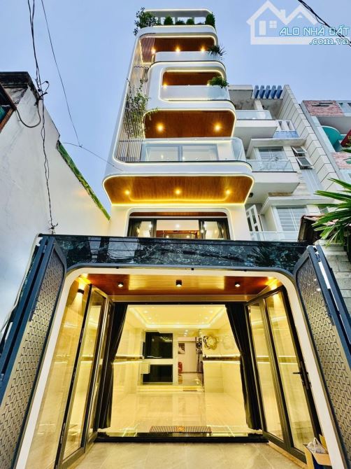 Bán nhà 5 tầng có thang máy, full nội thất cao cấp, gara ô tô, khu vip Gò Vấp