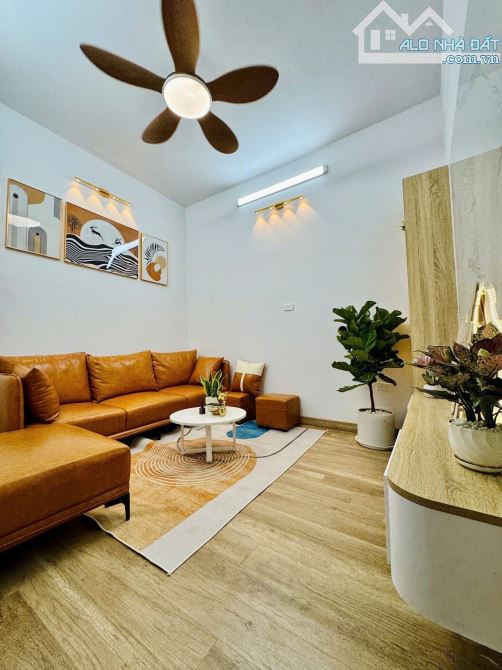 Ngọc Hà, 32m, 3ngủ, Lô góc, Ngõ ba gác thông, Gần hồ thoáng, Sổ vuông, Nhà mới đẹp ở luôn