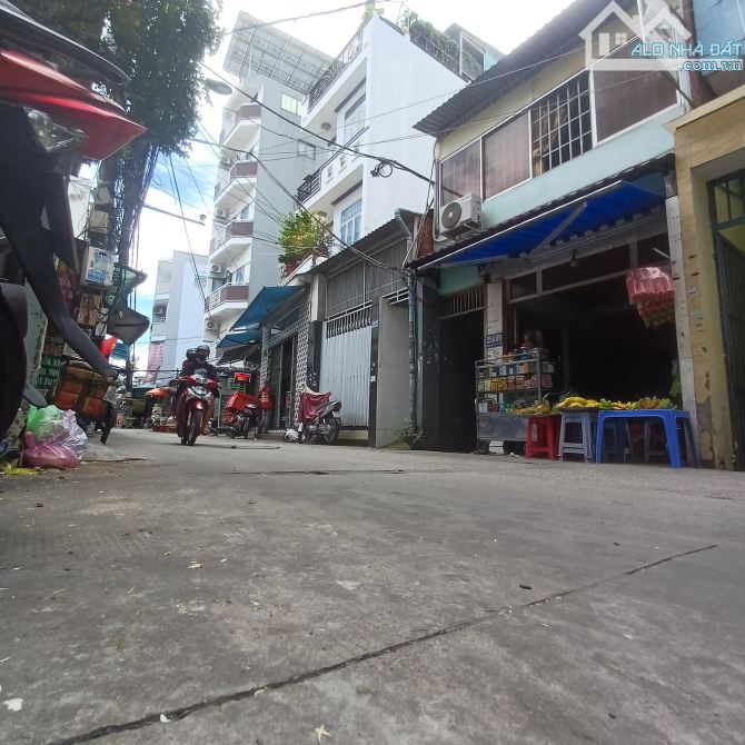 💥 BÁN NHÀ P2 - QUẬN 8 - KẾ CẦU NGUYỄN VĂN CỪ  – 3 TẦNG - 135M2 – 11.X TỶ