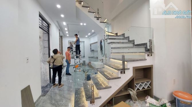Bán nhà  Tô Hiệu,  Hàng Kênh, Lê Chân . 3,995 tỷ , 4 tầng , 46m.