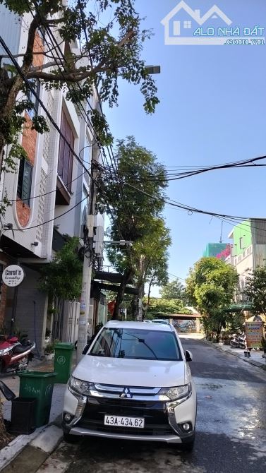 Siêu hiếm! Nhà 3 tầng mái thái lô góc kiệt ô tô đường Trần Văn Dư - Mỹ An - Sơn Trà