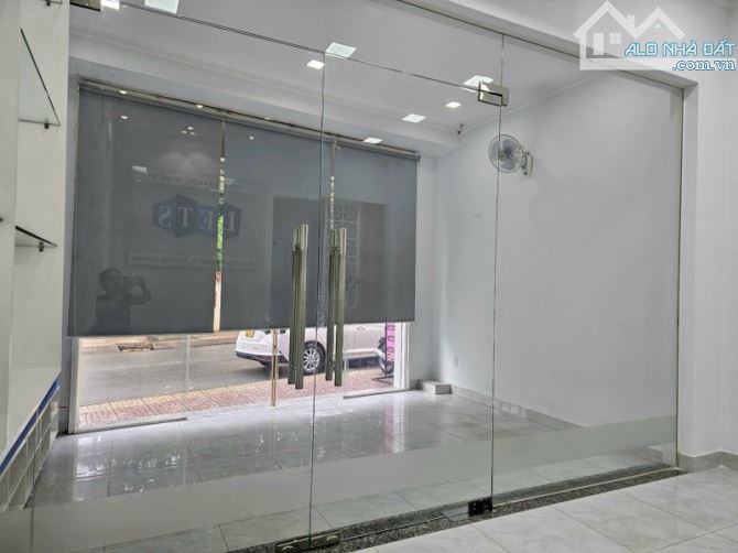 Bán nhà mặt tiền đường Đình Phong Phú, P. Tăng Nhơn Phú. DT 91m2, 3 tầng, 3PN. Giá 7.99 tỷ