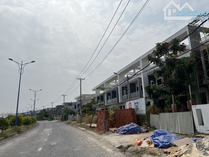 Bán đất Mặt tiền Lương Văn Nho, Long Hòa, Cần Giờ: 25 x 63,5=2.948m2, giá 47 tỷ