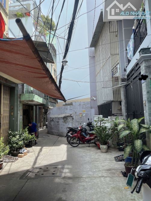 Bán nhà đường NGUYỄN TRI PHƯƠNG 32m2  GIÁ CHỈ 7,5 Quận 10