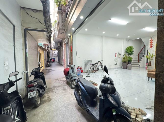 7 tầng thang máy full nội thất, ngõ thông 20m ra Phố Tứ Liên, Apartment, 52m2. Giá 17.2 tỷ