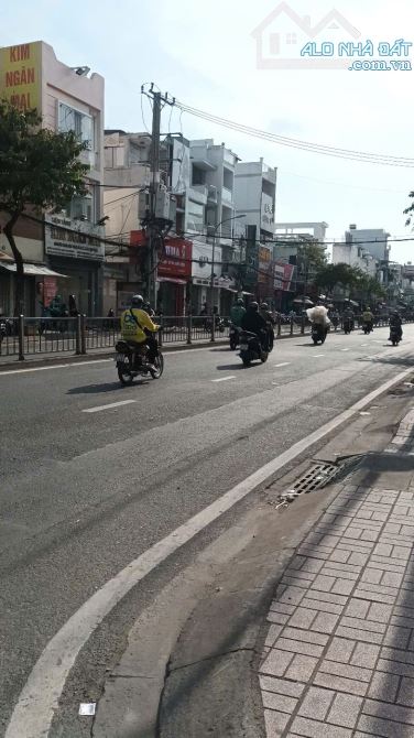 Bán Nhà 4 Tầng BTCT, 4.3x13m, Hẻm Xe Hơi, Gần Vòng Xoay Phú Lâm, Quận 6, Chỉ 7.8 Tỷ