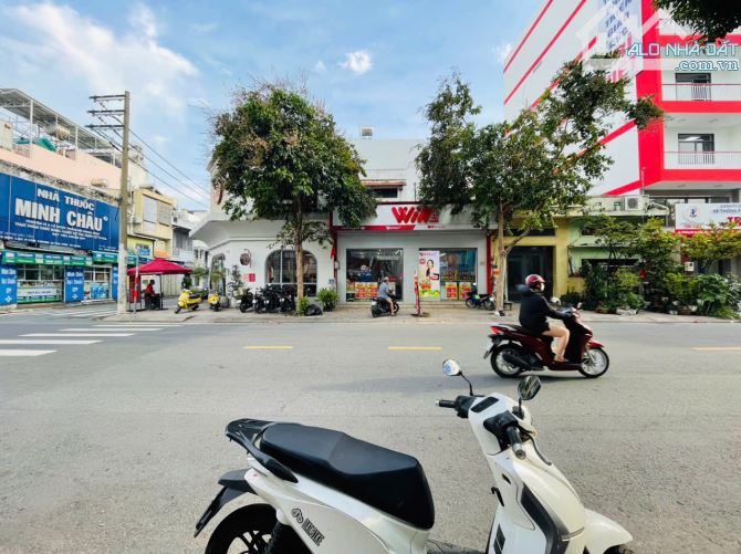 Siêu phẩm góc 2 mặt tiền đường Độc Lập Quân Tân Phú. DT 18x18m - DTCN 318m2 - giá 65 tỷ