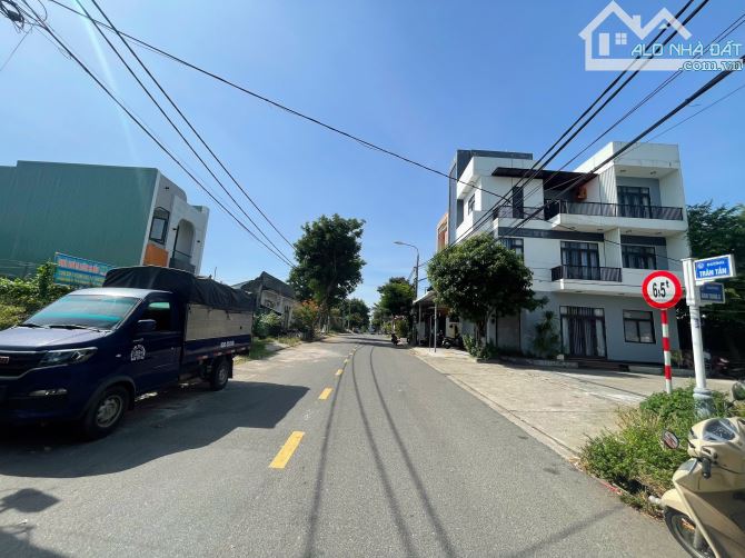 Bán lô đất mặt tiền đường trần tấn