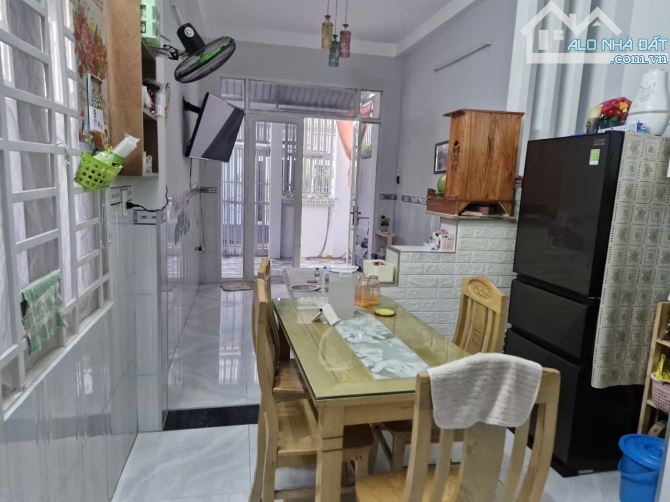 💣Trường Thọ - Nhà 3 tầng 3PN- 50M2(4X12.5) - SHR - Hoàn công - 4.7 Tỷ.